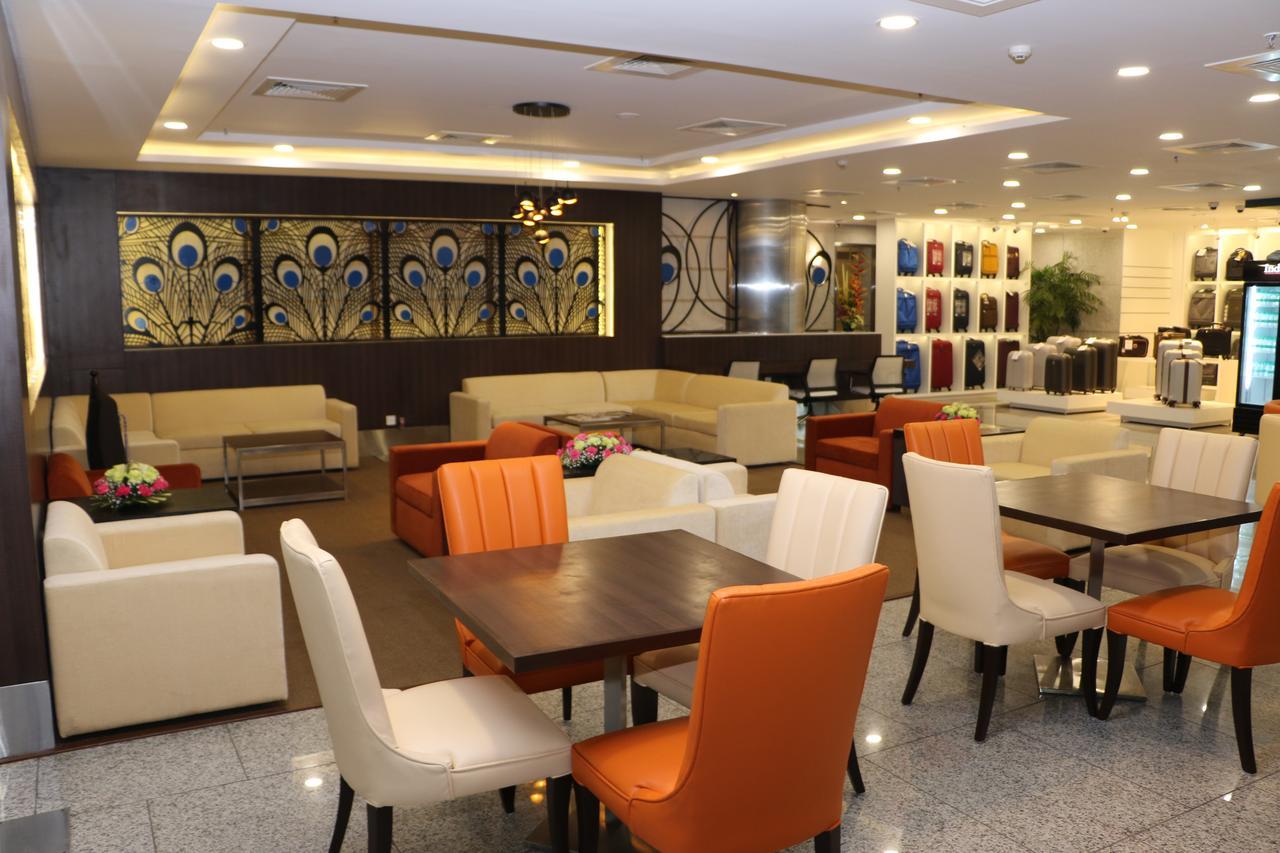 อวิเซิร์ฟ เลาจน์ Hotel มุมไบ ภายนอก รูปภาพ