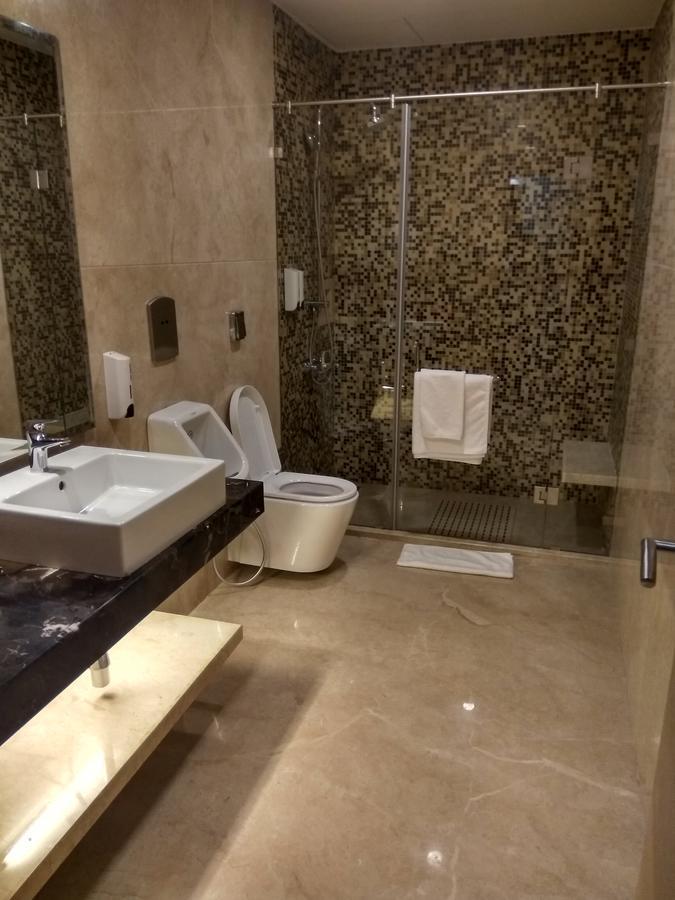 อวิเซิร์ฟ เลาจน์ Hotel มุมไบ ภายนอก รูปภาพ