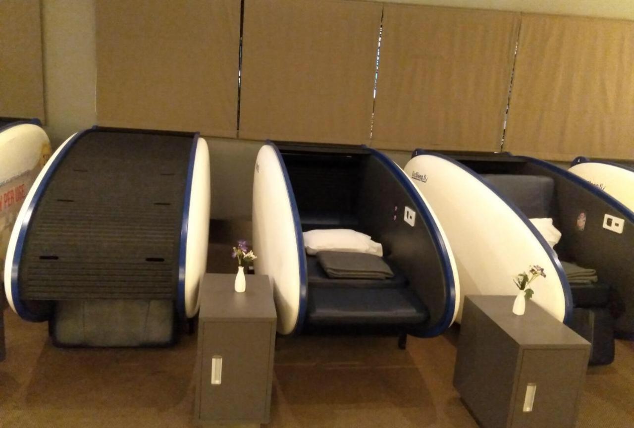 อวิเซิร์ฟ เลาจน์ Hotel มุมไบ ภายนอก รูปภาพ